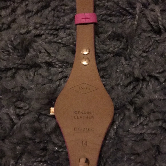 Leather Fossil Watch - Picture 3 of 3